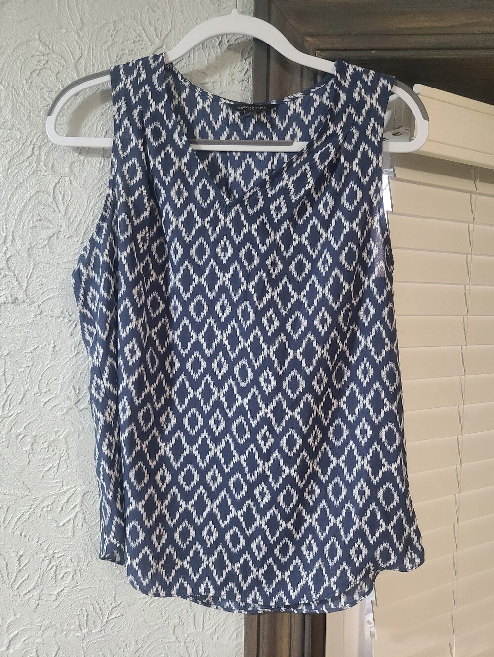 Banana Republic Sleeveless Navy Diamond Geometric Print Tank Top
